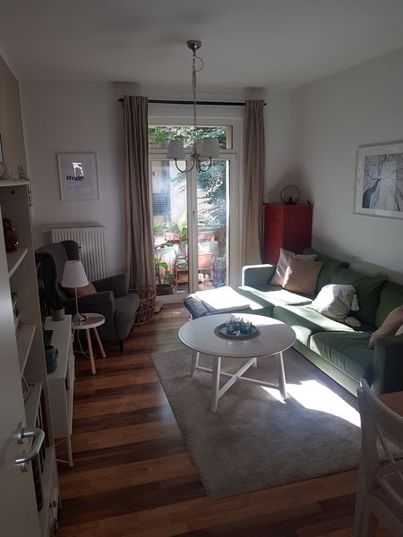 Gepflegte, kleine 2-Zimmer-Wohnung mit Balkon und Einbauküche in Plagwitz